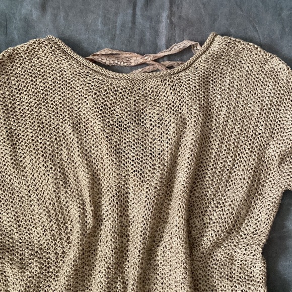 Gold sweater lacy back! perfect for NYE!! 🎉🎉 - Picture 10 of 15